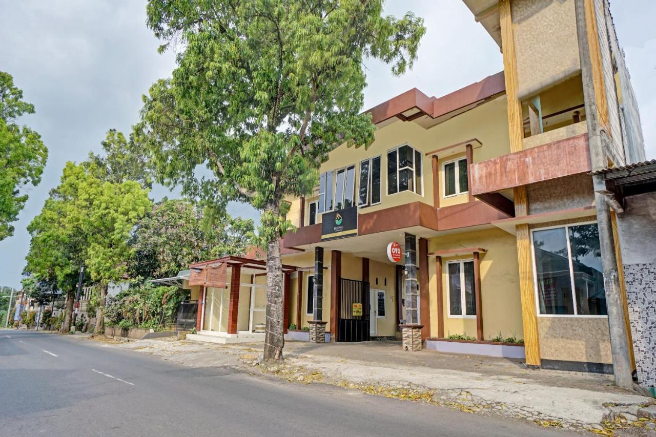Oyo 3298 Bromo Guest House Family มะลัง ภายนอก รูปภาพ