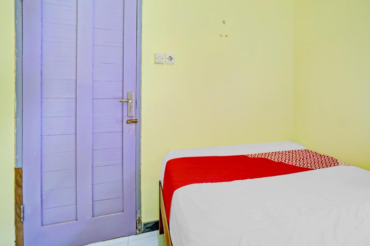Oyo 3298 Bromo Guest House Family มะลัง ภายนอก รูปภาพ