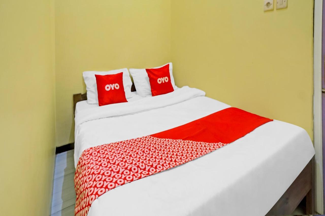 Oyo 3298 Bromo Guest House Family มะลัง ภายนอก รูปภาพ