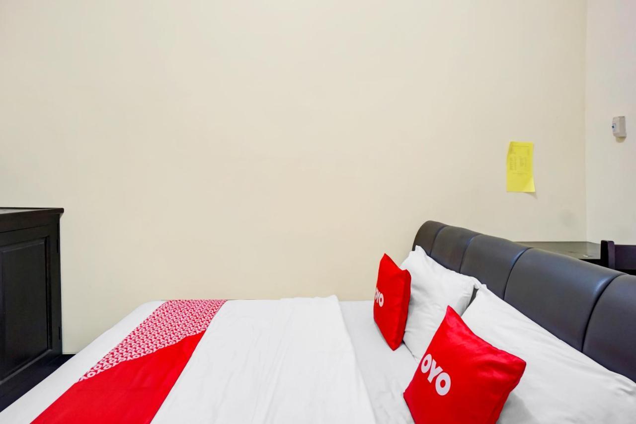 Oyo 3298 Bromo Guest House Family มะลัง ภายนอก รูปภาพ