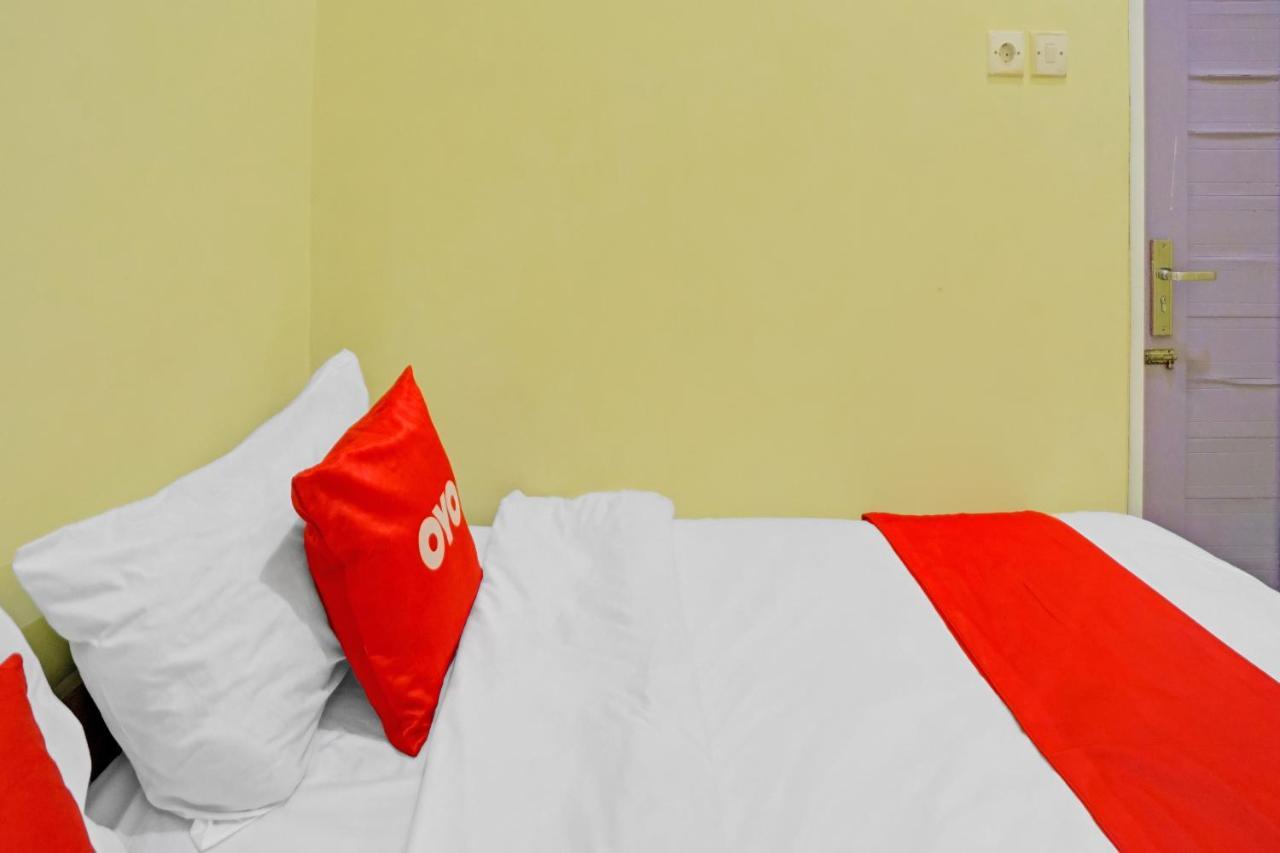 Oyo 3298 Bromo Guest House Family มะลัง ภายนอก รูปภาพ